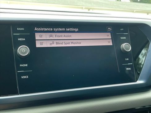 Used 2022 Volkswagen Taos SE FWD image 19