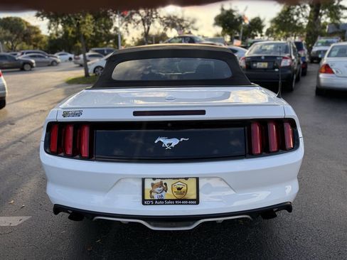 Used 2016 Ford Mustang Premium image 22