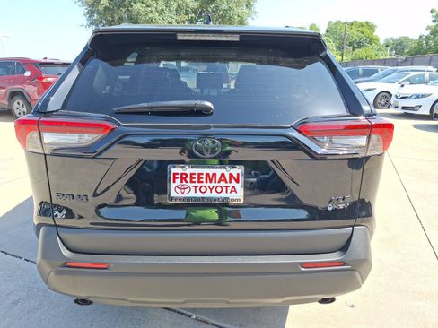 Used 2025 Toyota RAV4 XLE w/ Convenience Package AWD/4WD image 5