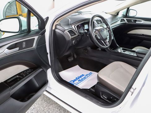 Used 2020 Ford Fusion SE w/ Equipment Group 151A image 3