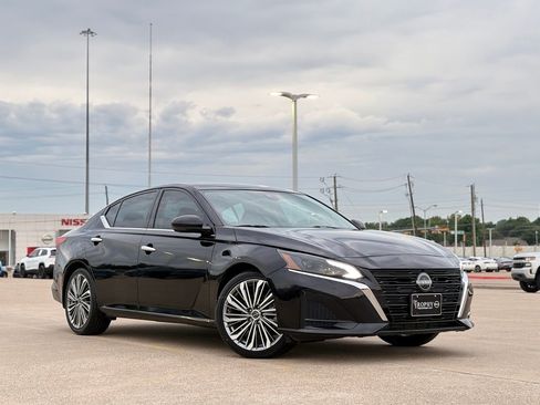 Certified 2023 Nissan Altima 2.5 SL FWD image 2