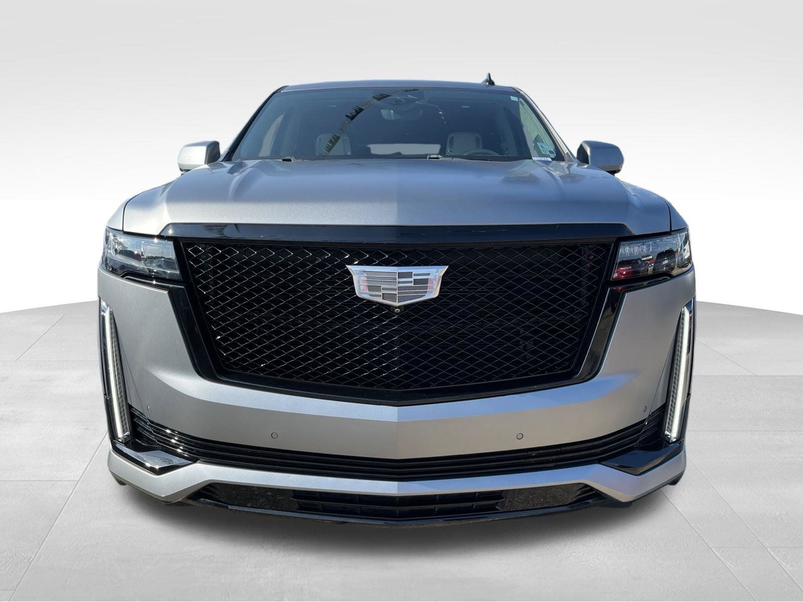 Used 2023 Cadillac Escalade ESV Sport Platinum RWD image 2