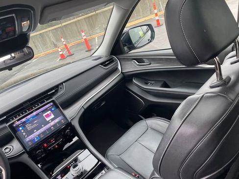 Used 2022 Jeep Grand Cherokee L Limited image 25