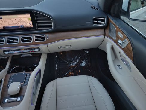 Certified 2025 Mercedes-Benz GLS 580 4MATIC image 22