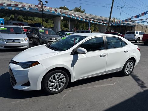 Used 2017 Toyota Corolla LE image 8