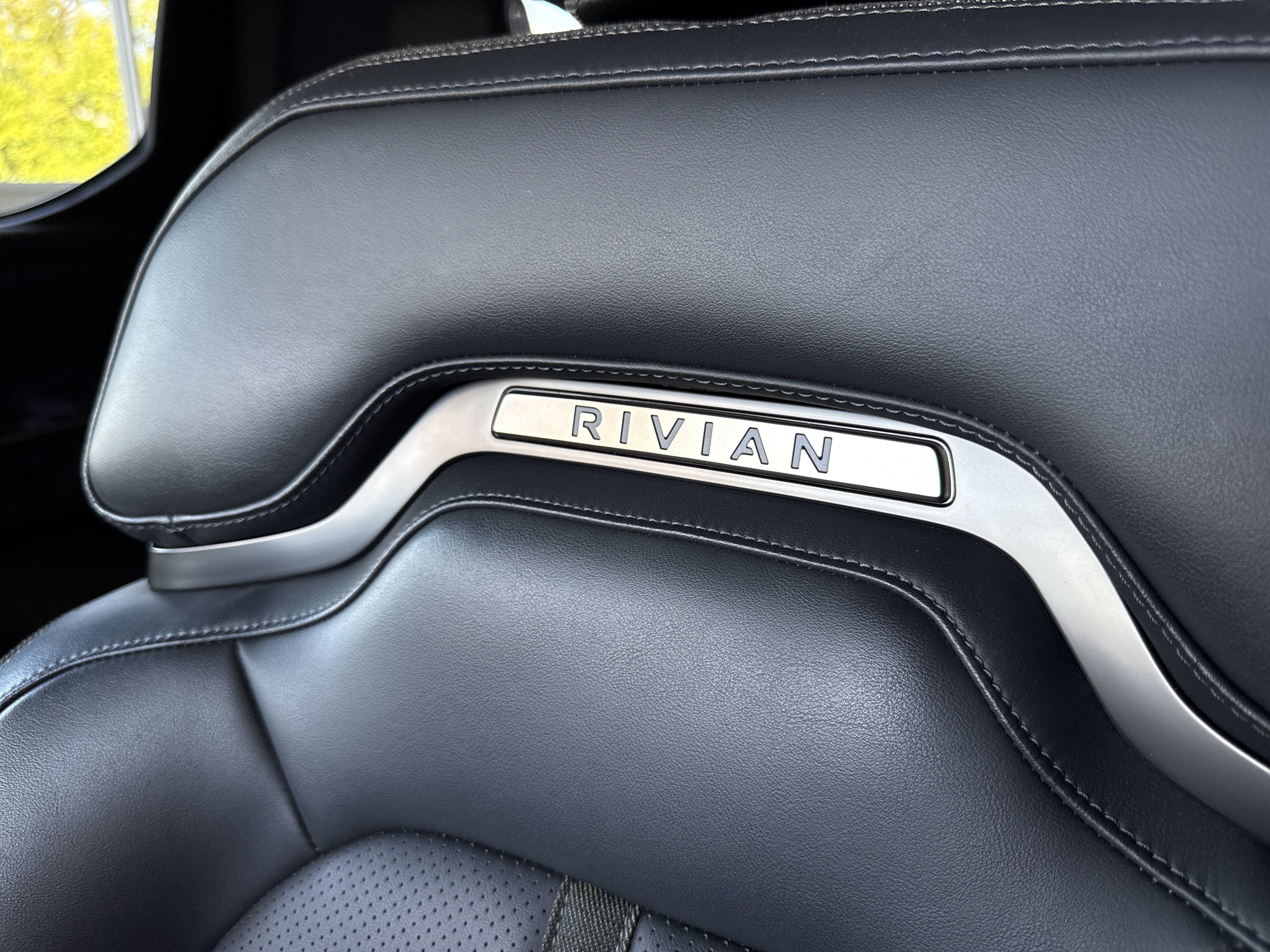 Used 2025 Rivian R1T Adventure Dual AWD/4WD image 21