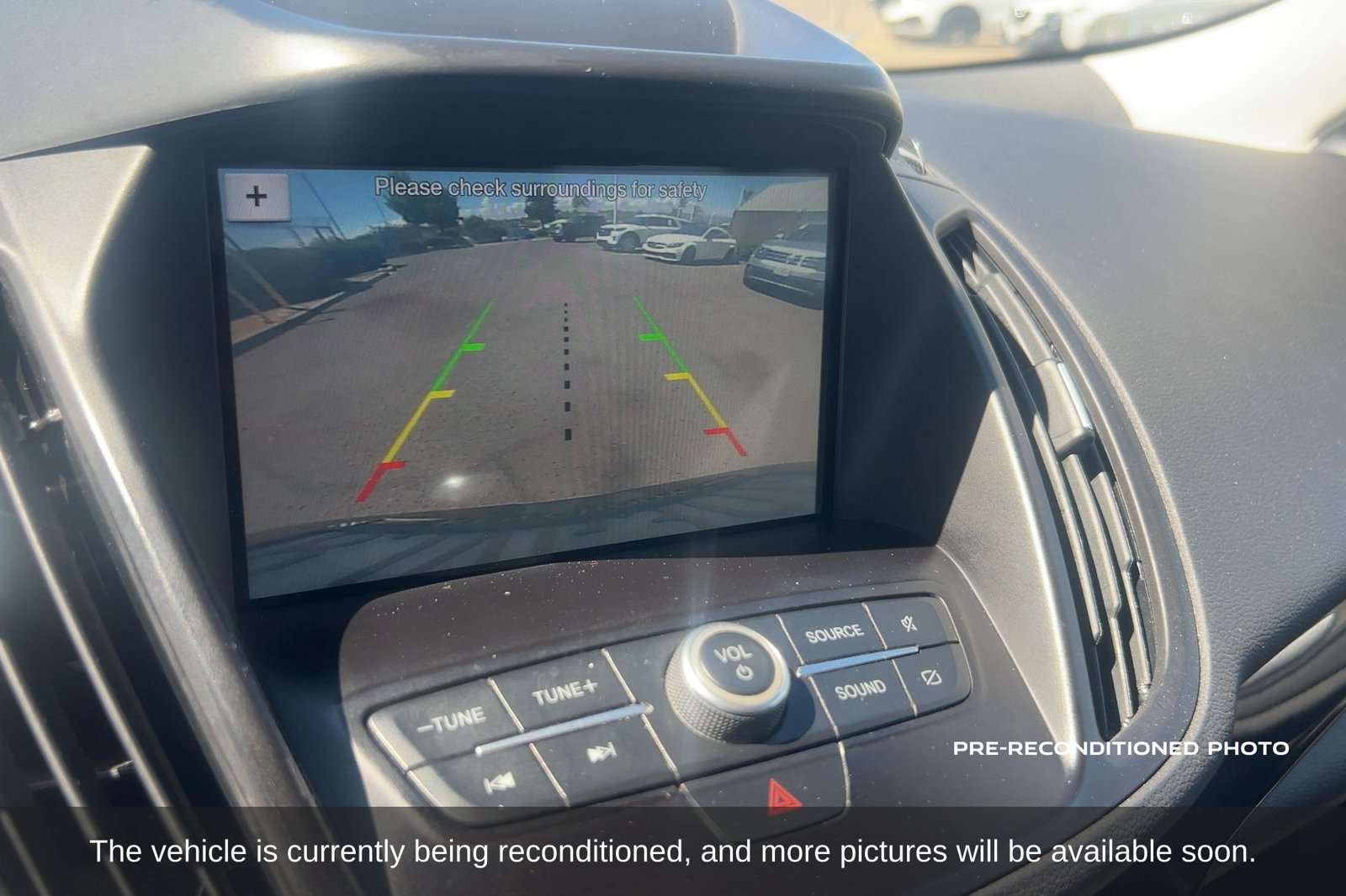 Used 2019 Ford Escape SE FWD image 17