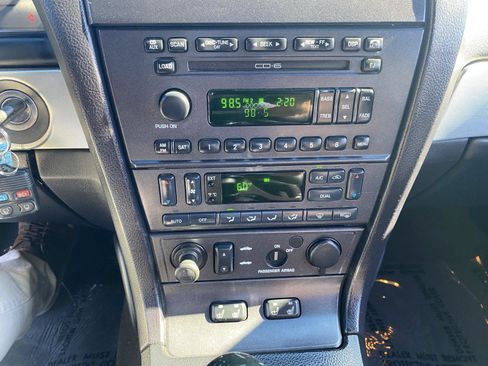 Used 2005 Ford Thunderbird Deluxe image 12