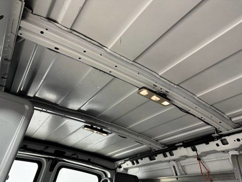 Used 2017 GMC Savana 2500 image 51