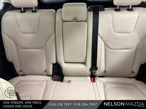 Used 2017 Ford Edge Titanium w/ Equipment Group 301A AWD/4WD image 32