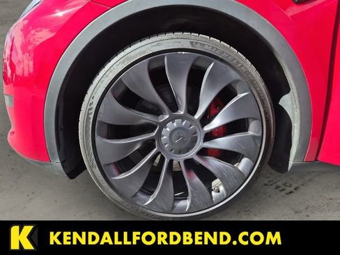 Used 2023 Tesla Model Y Performance image 10