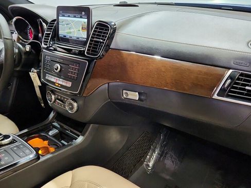 Used 2018 Mercedes-Benz GLE 43 AMG 4MATIC w/ Premium 3 Package image 18