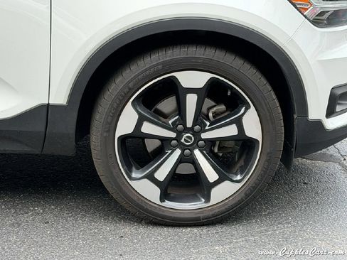 Used 2022 Volvo XC40 T5 Momentum w/ Premium Package AWD/4WD image 37