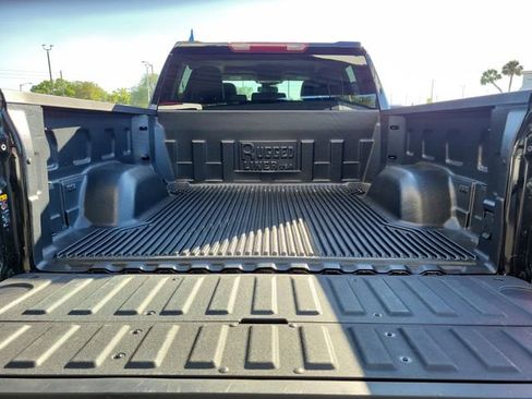 Used 2026 GMC Sierra 1500 SLT image 8