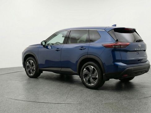 Used 2025 Nissan Rogue SV image 6