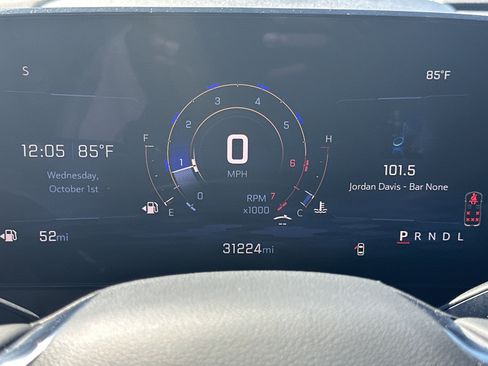 Used 2025 Chevrolet Traverse LT image 28