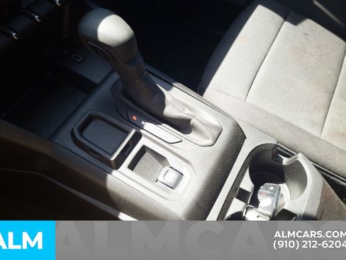 Used 2024 Chevrolet Colorado W/T RWD image 10