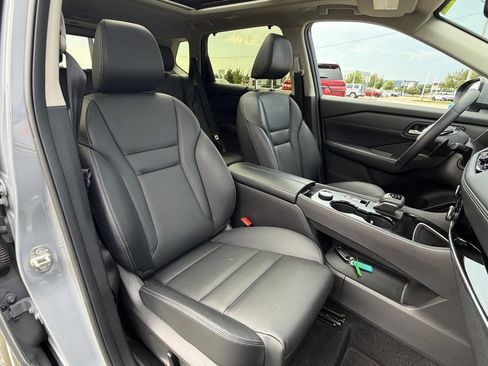 Used 2025 Nissan Rogue SL w/ SL Premium Package AWD/4WD image 28
