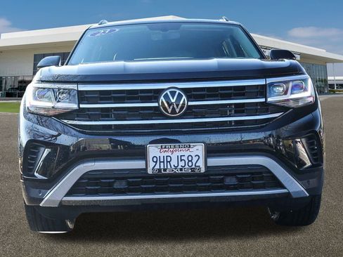 Used 2023 Volkswagen Atlas SE w/ Black Wheel Package image 2