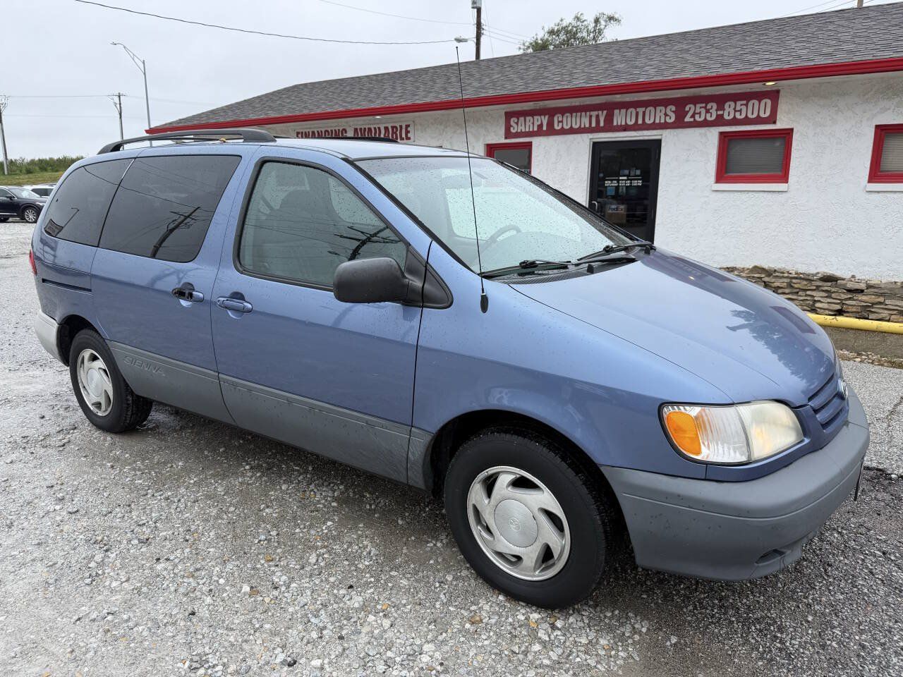 Used 2002 Toyota Sienna LE w/ LE Extra Value Pkg FWD image 1