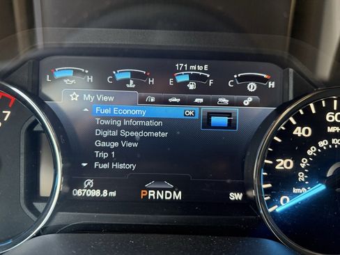 Used 2020 Ford F150 Lariat image 2