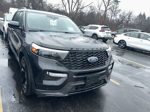 Used 2020 Ford Explorer ST w/ ST Street Pack image 3