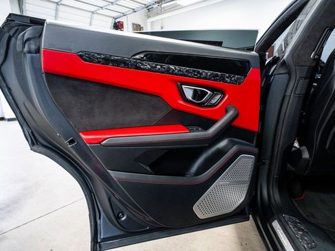 Used 2020 Lamborghini Urus image 63