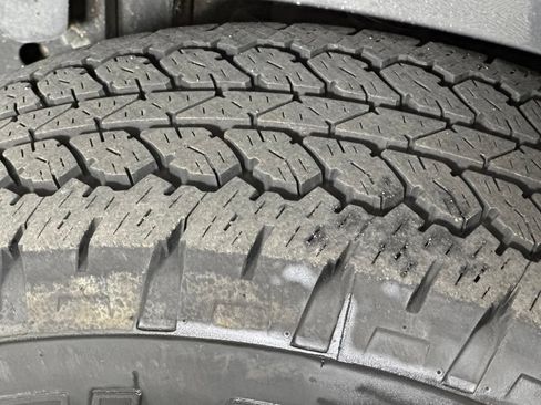 Used 2017 Ford F150 XLT w/ Equipment Group 301A Mid AWD/4WD image 11