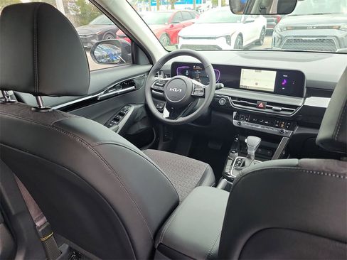 New 2026 Kia Seltos S image 13