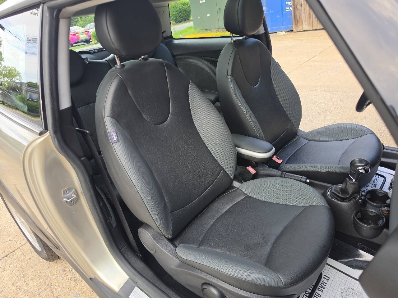 Used 2010 MINI Cooper Hardtop w/ Premium Pkg FWD image 11