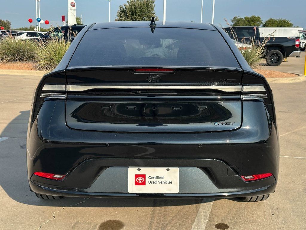 Used 2026 Toyota Prius Plug-In Hybrid FWD image 4