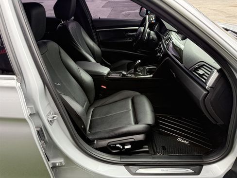 Used 2018 BMW 330i Sedan RWD image 17