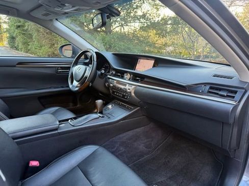 Used 2013 Lexus ES 350 w/ Luxury Pkg image 11