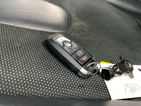 Used 2025 Ford F150 Raptor AWD/4WD image 17