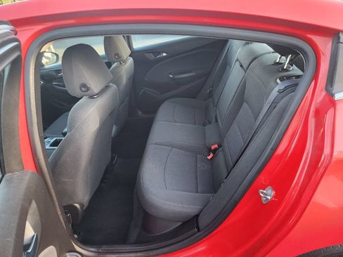 Used 2018 Chevrolet Cruze LT w/ LT Fleet Convenience Package FWD image 8