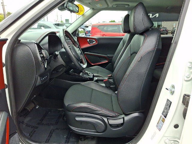 Used 2023 Kia Soul GT-Line FWD image 15