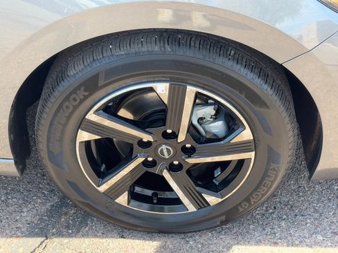 Used 2025 Nissan Sentra SV image 8