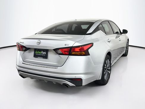 Used 2023 Nissan Altima 2.5 SV w/ SV Premium Package FWD image 9