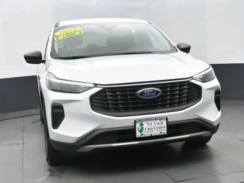 Used 2024 Ford Escape Active FWD image 3