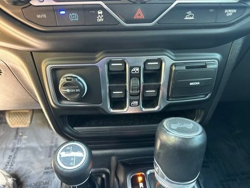 Used 2023 Jeep Wrangler Unlimited Sahara w/ Cold Weather Group AWD/4WD image 34