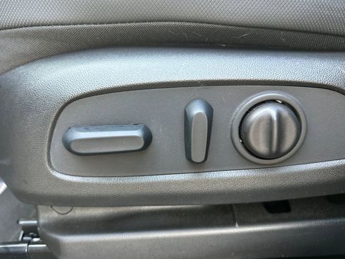 Used 2023 Chevrolet TrailBlazer RS w/ Sun and Liftgate Package image 14