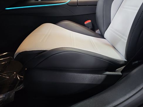 New 2026 Mercedes-Benz E 53 AMG e 4MATIC Sedan image 30