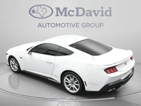 Used 2025 Ford Mustang GT Premium RWD image 36