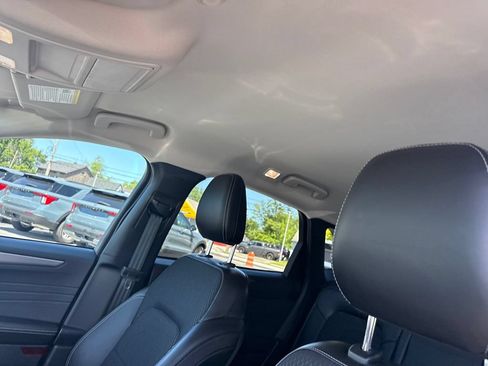 Used 2025 Ford Escape SE FWD image 18