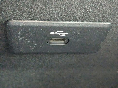 New 2026 Cadillac Vistiq Sport w/ LPO, Floor Liner Package image 28