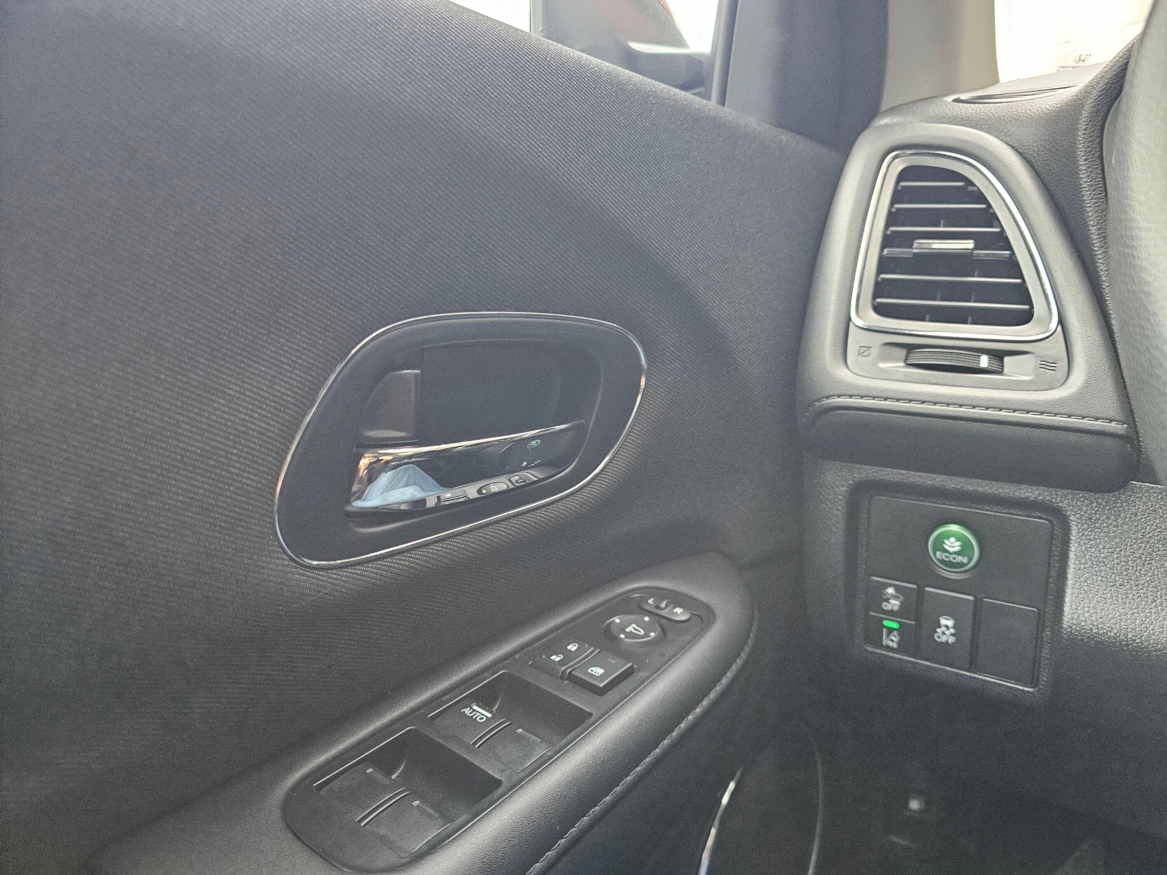 Used 2020 Honda HR-V EX image 33