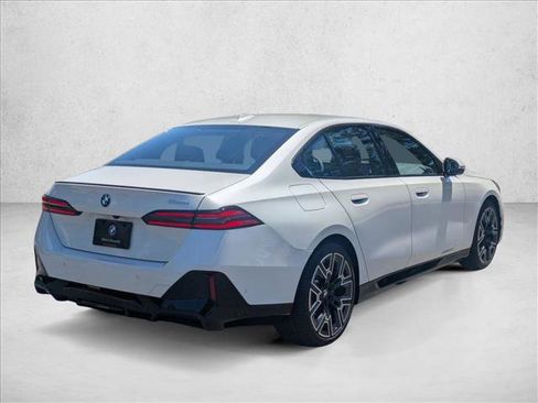 Used 2026 BMW 530i w/ M Sport Package RWD image 2