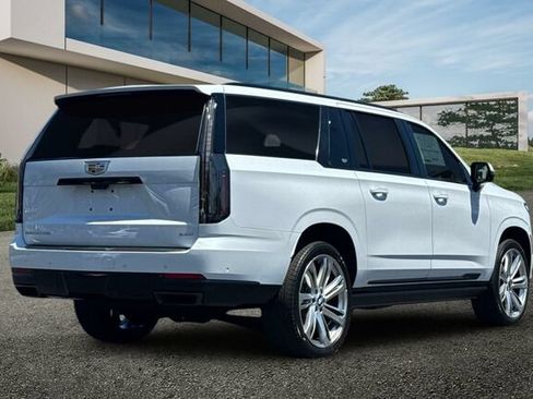New 2026 Cadillac Escalade ESV Platinum Sport AWD/4WD image 4