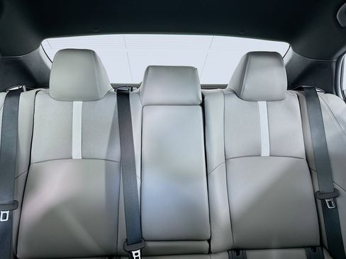 Used 2025 Toyota Camry SE w/ Convenience Package image 30