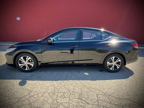 Used 2020 Nissan Sentra SV image 2